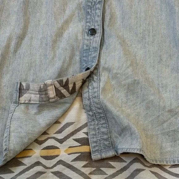 We The Free Echo Rock Chambray Button Down Shirt Oversize Boho Western Size S - Picture 5 of 7
